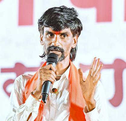 <p>शेतकऱ्यांना मदत दिली गेली नसल्याने देशाला थरकाप उडेल असं मोठं आंदोलन...: मनोज जरांगेंचा इशारा </p>
