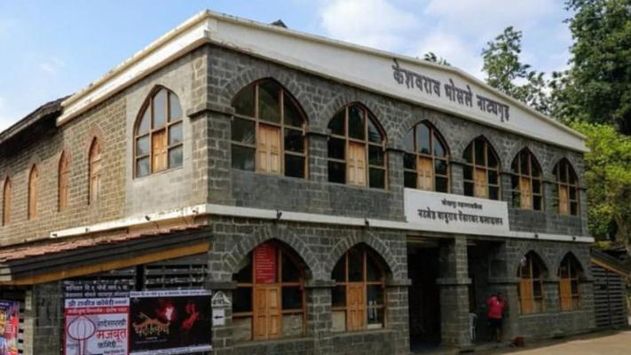 <p>केशवराव भोसले नाट्यगृहाचे रखडलेले नूतनीकरण हे कोल्हापूरकरांसाठी लाजिरवाणे..! : बी वॉर्ड अन्याय निवारण कृती समिती</p>
