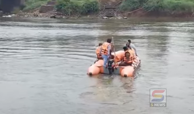 <p>इचलकरंजीत छठ पूजेवेळी बेपत्ता झालेल्या तरूणाचा ७२ तासांनी मृतदेह सापडला...</p>
