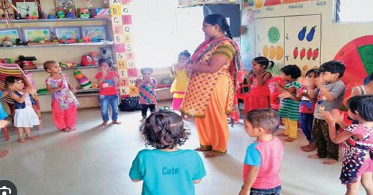 <p>&lsquo;या&rsquo; जिल्ह्यातील १ हजार ८९६ अंगणवाड्या विजेविना</p>
