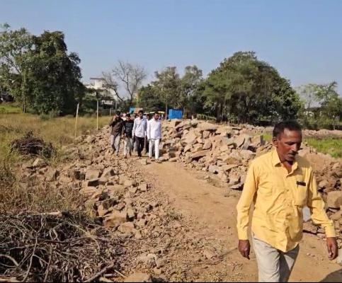 <p>रंकाळा तलाव परिसरात विनापरवाना वृक्षतोड; कारवाईची मागणी</p>
