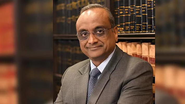 <p>राज्याचे महाधिवक्ता विरेंद्र सराफ यांनी दिला राजीनामा</p>

