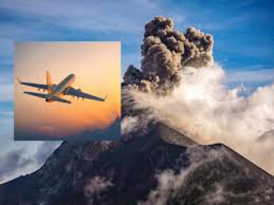 <p>परदेशात झाला ज्वालामुखीचा उद्रेक अन् त्याचा परिणाम भारतीय विमानांवर... </p>
