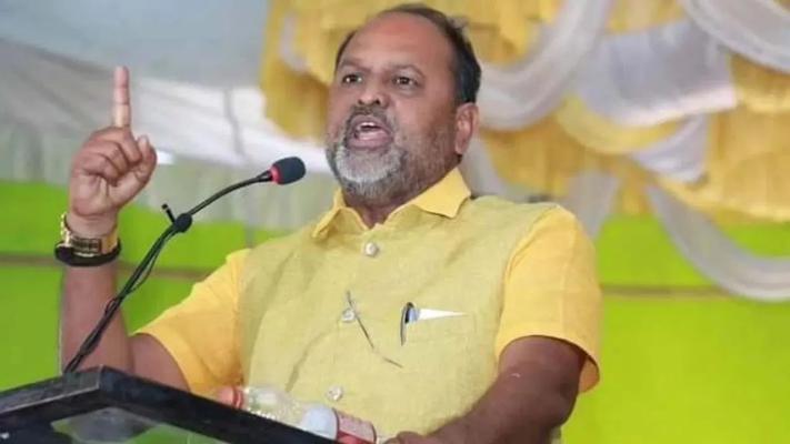 <p>‘कमळाला मतदान करू नका, दुसरं कोणालाही...’ </p>
