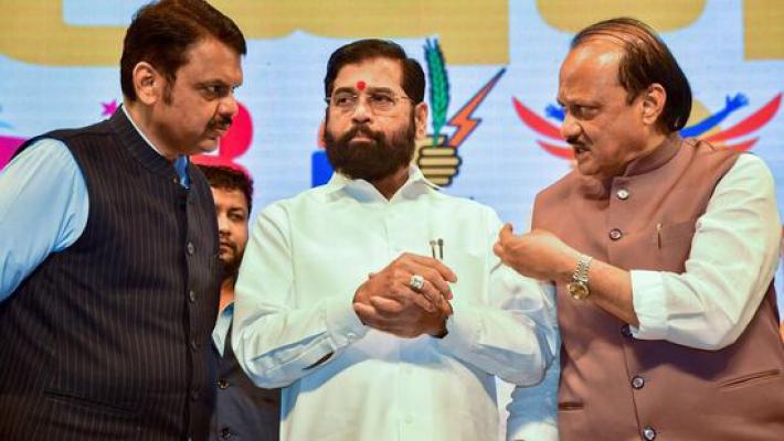 <p>एक – दोन नव्हे, राज्य सरकारने बंद केल्या ‘या’ सात योजना..: ठाकरे गटाने जाहीर केली बंद केलेल्या योजनांची यादी  </p>
