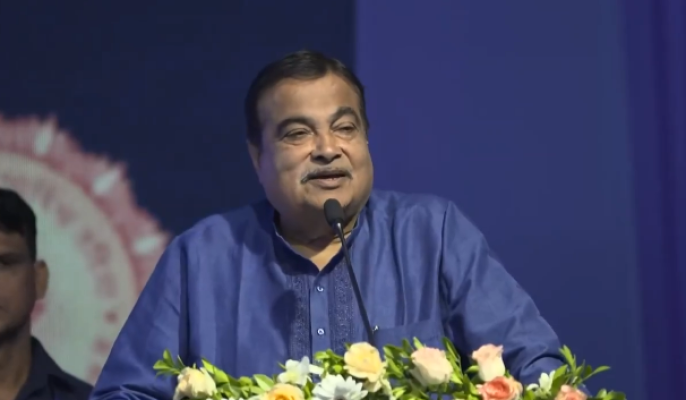 <p>पक्षातील जुन्या कार्यकर्त्यांकडे लक्ष द्या, नाही तर जेवढ्या जोराने वाढले तेवढ्या जोराने...: केंद्रीय मंत्री नितीन गडकरी यांचे सूचक वक्तव्य </p>

