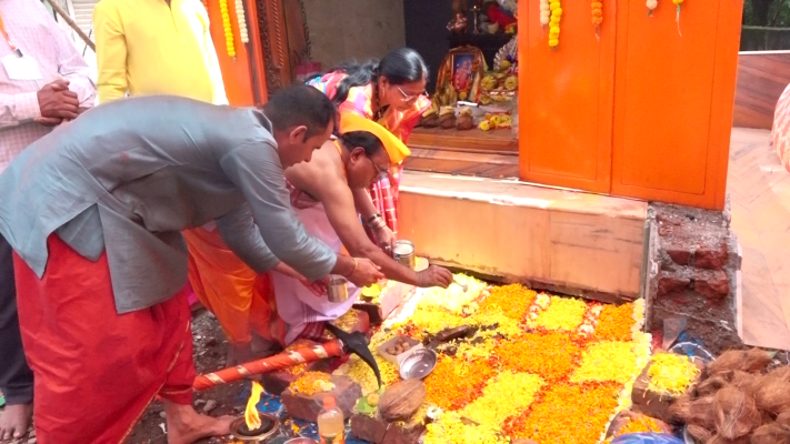 <p>शाहूपुरीतल्या पंचमुखी गणेश मंदिराचा जीर्णोद्धार होणार...</p>
