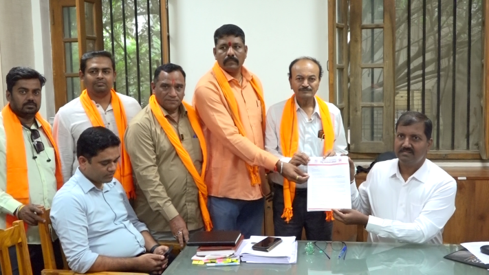 <p>शासकीय भरती प्रक्रिया त्वरित राबवा : हिंदू जन संघर्ष समितीची मागणी</p>
