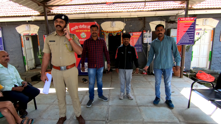 <p>चुटकी बाबा सापडला... न्यायालयाकडून पाच दिवसांची पोलीस कोठडी...</p>
