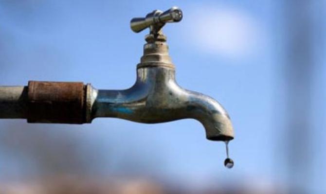 <p>इचलकरंजीत पाणीबाणी.. नागरिकांची आंदोलनाची तयारी</p>
