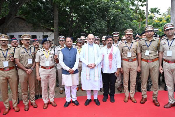 <p>केंद्रीय गृह मंत्रालयाकडून पोलीस अधीक्षक निलोत्पल यांचे कौतुक&nbsp;</p>
