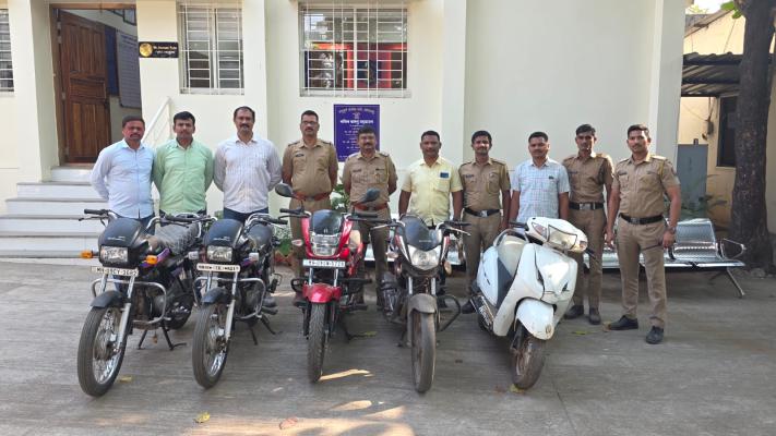 <p>शाहुपुरी पोलिसांकडून चोरीच्या ५ मोटारसायकली जप्त; दोन आरोपी ताब्यात</p>
