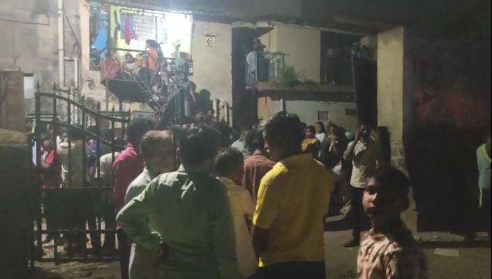 <p>कोल्हापुरातील मातंग वसाहत येथे रंगपंचमी दिवशी खून; सख्ख्या भावाकडून लहान भावाचा खून</p>
