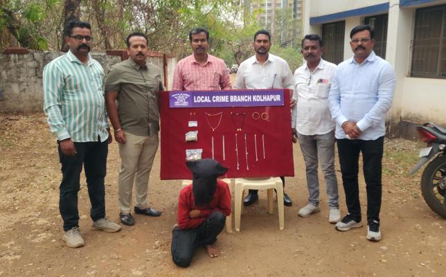 <p>गडहिंग्लजमध्ये घरफोडीचा गुन्हा उघड; सराईत चोरट्यास अटक</p>
