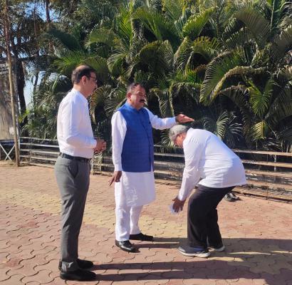 <p>भोंदू बाबासमोर नतमस्तक झाल्याचा आरोप; मंत्री चंद्रकांत पाटील यांच्यावर अंजली दमानिया यांची जोरदार टीका</p>
