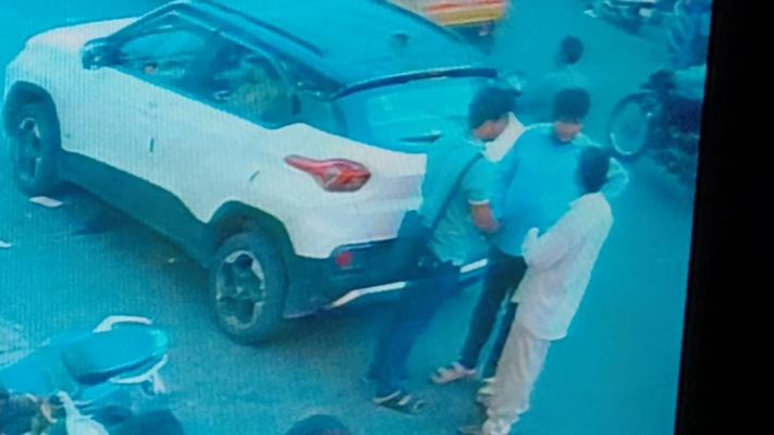 <p>भाऊसिंगजी रोडवर 30 तोळे सोन्याचे दागिने लंपास</p>
