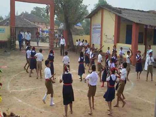 <p>कोल्हापूर जिल्हा परिषदेच्या २८७ प्राथमिक शाळांच्या दुरुस्तीसाठी ८४ कोटींचा निधी मंजूर...</p>
