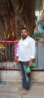 <p>फालेवाडा येथे तरुणाचा निर्घृण खून...</p>
