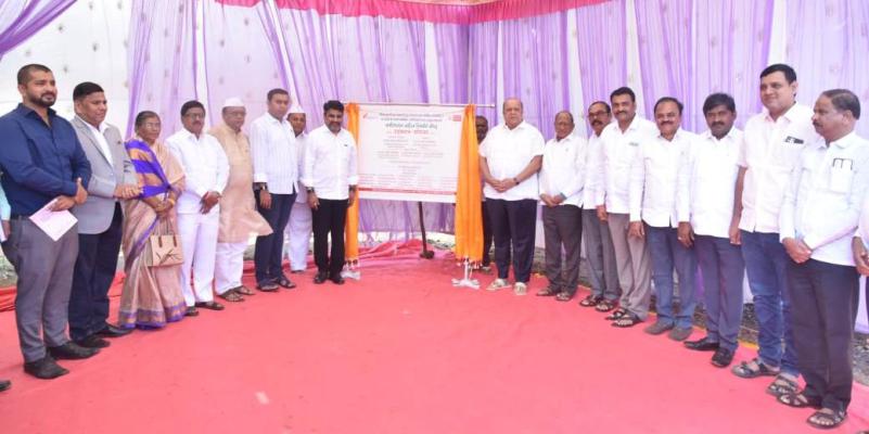 <p>गडहिंग्लजमध्ये ‘गोकुळ’च्या जातिवंत म्हैशी विक्री केंद्राचे उद्‌घाटन</p>
