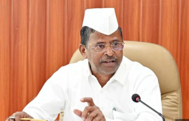 <p>लाचखोर प्रकरणात आपला कोणताही संबंध आढळला तर मी राजीनामा देईन : मंत्री नरहरी झिरवाळ</p>
