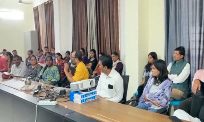 <p>पर्यावरण जीवनवादाशी जोडल्यास मानवी जीवन सुसह्य - अतुल देऊळगावकर</p>
