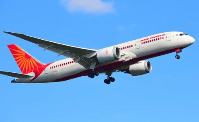 <p>नागरी विमान वाहतूक मंत्रालय : भारतीय विमान कंपन्यांची १ हजार २२१ उड्डाणे तर परदेशी कंपन्यांची ३८८ उड्डाणे रद्द</p>
