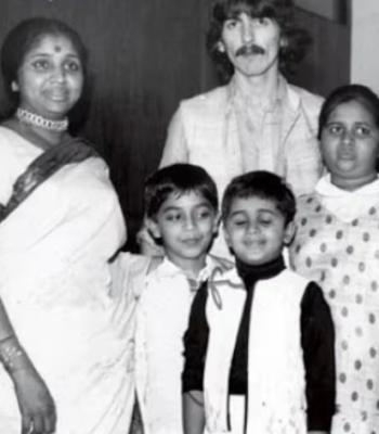 <p>&lsquo;भोसले&rsquo; हे आडनाव अशा प्रकारे आशा भोसलेंना मिळालं...</p>
