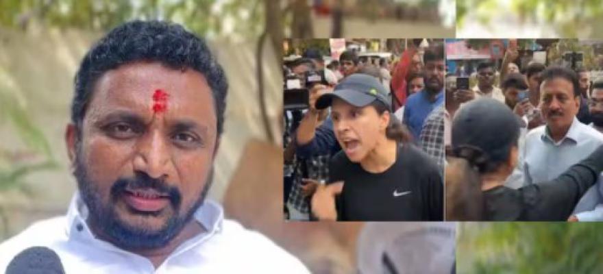 <p>''त्या'' महिलेच्या व्हायरल व्हिडिओवर मिटकरींकडून मंत्री महाजनांना घरचा आहेर&nbsp; &nbsp;</p>
