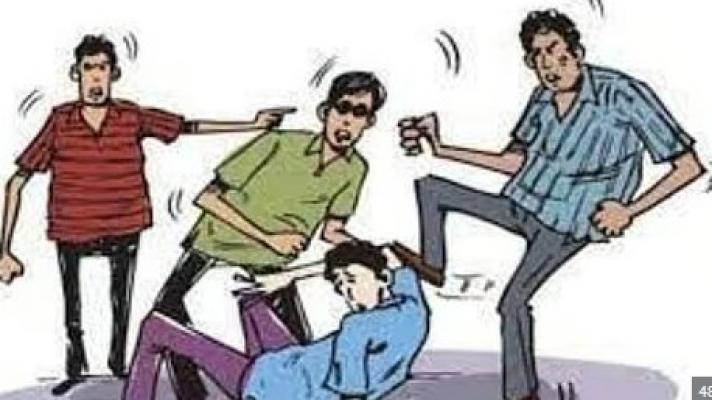 <p>इचलकरंजीत किरकोळ कारणावरून मारहाण...पोलिसांत परस्परविरोधी तक्रार दाखल...</p>
