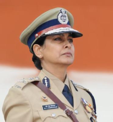 <p>'लेडी सुपरकॉप' ची राज्य महिला आयोगाच्या अध्यक्षपदी निवड</p>
