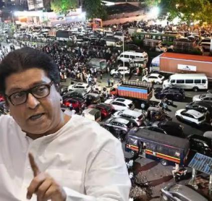 <p>सरकारने कायदा काय सांगतो याचा विचार न करता हालहाल करून आरोपीला संपवावं : चिमुरडीच्या अत्याचारावर राज ठाकरेंचा संताप</p>
