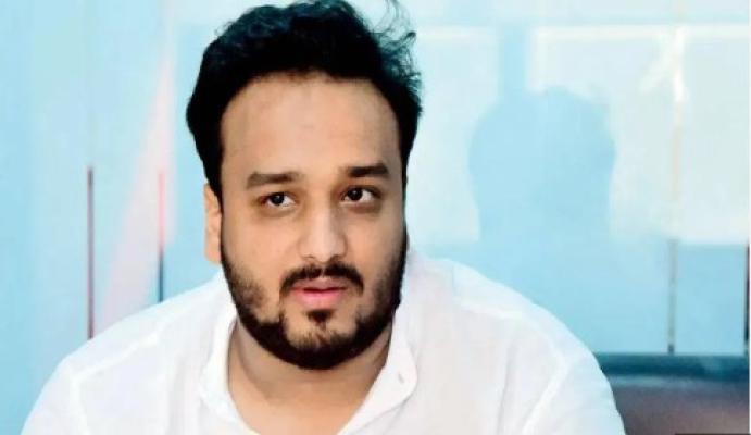 <p>सुनील तटकरेंमुळे झिशान सिद्दीकींच्या अडचणीत वाढ...</p>
