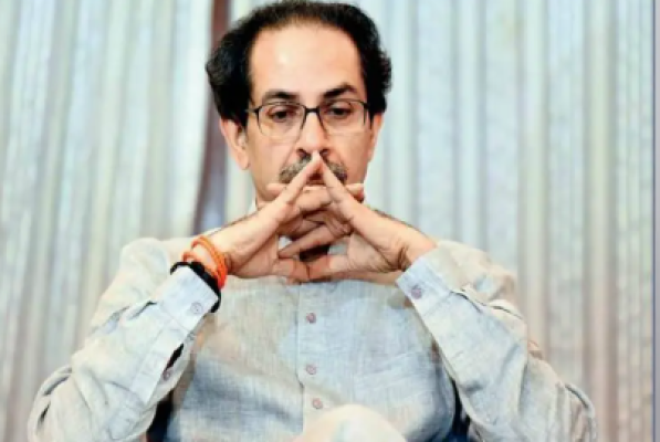 <p>खळबळजनक : रात्रीच बंडखोर खासदारांनी स्वतःचा वेगळा गट केला स्थापन...दिल्लीत हालचालींना वेग&nbsp;&nbsp;</p>
