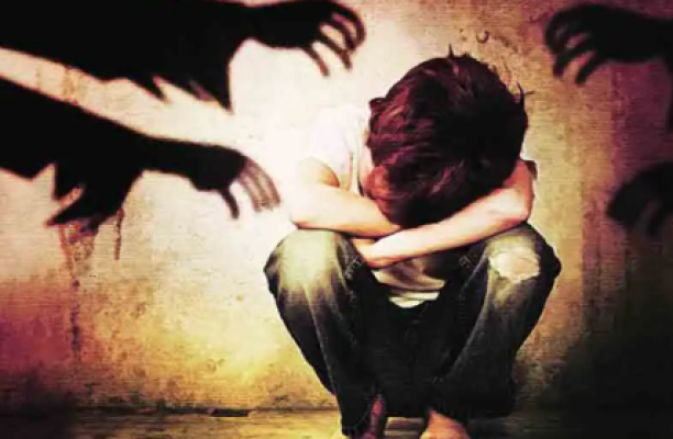 <p>खळबळजनक : मुख्यमंत्र्यांच्या नागपुरात अल्पवयीन मुलांवर अनैसर्गिक अत्याचार</p>
