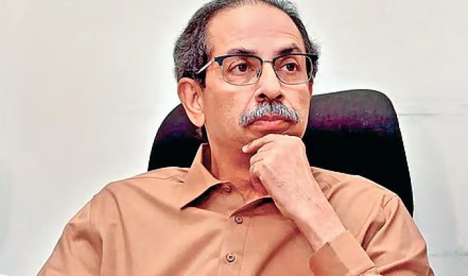 <p>उद्धव ठाकरेंना आणखी धक्के बसण्याची शक्यता...&nbsp;</p>
