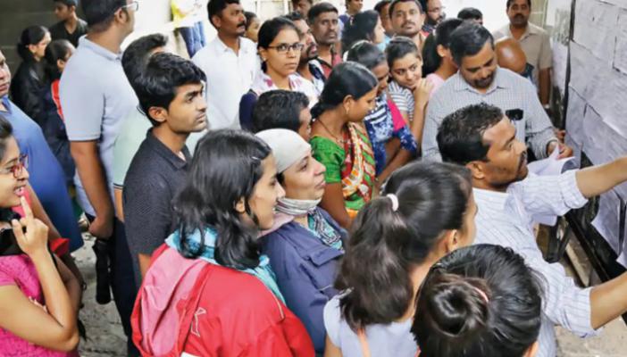 <p>अकरावी केंद्रीय ऑनलाईन प्रवेश प्रक्रियेच्या तिसऱ्या फेरीअखेर 'इतक्या' हजार विद्यार्थ्यांनी घेतला प्रवेश</p>
