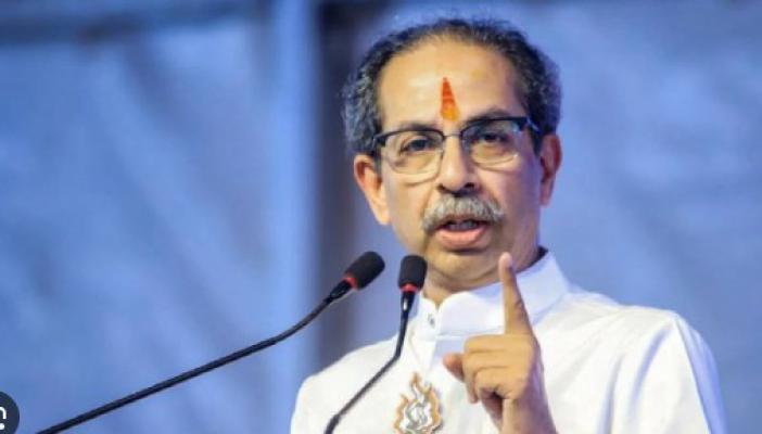<p>खळबळजनक ; उद्धव ठाकरे पक्षाकडून बंडखोर खासदारांना पत्र&nbsp;</p>

