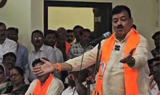 <p>ब्राह्मण म्हणजे पाताळयंत्री : ब्राह्मण समाज अन् भास्कर जाधव यांचा वाद शिगेला </p>
