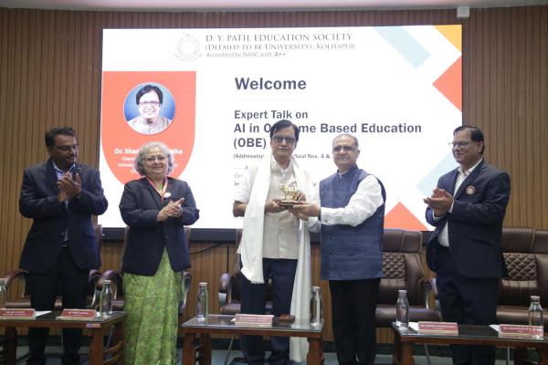 <p>गुणवत्तापूर्ण आणि परिणामाधारित शिक्षणासाठी एआयचा प्रभावी वापर आवश्यक — डॉ. शंकर मंथा</p>
