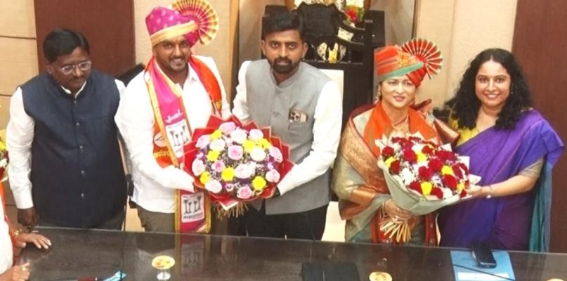 <p>कोल्हापूर महानगरपालिकेच्या महापौरपदी रूपाराणी निकम, तर उपमहापौरपदी अक्षय जरग</p>
