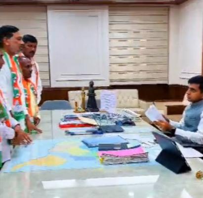 <p>भारत _ अमेरिका व्यापारी करार हा भारतीय शेतकऱ्यांसाठी घातक - किसान काँग्रेसचा आरोप</p>
