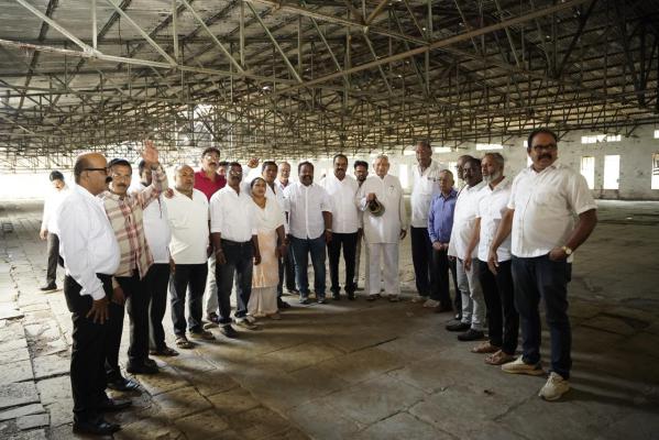 <p>शाहू मिल परिसराची संयुक्त पाहणी; २८ मार्चला न्यू पॅलेस येथे लोकप्रतिनिधींची बैठक</p>
