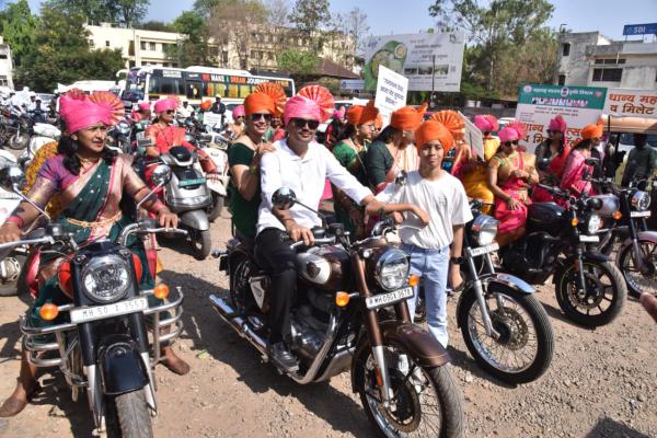 <p><strong>कोल्हापुरात &lsquo;मिलेट रॅली&rsquo;द्वारे पौष्टिक तृणधान्यांचा जागर...</strong></p>
