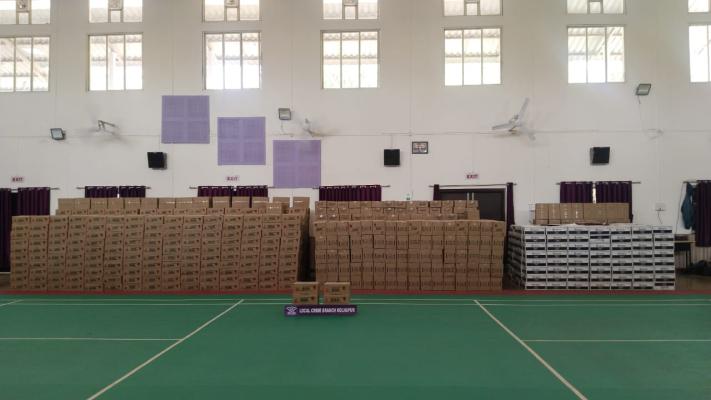 <p>कोल्हापूरात अवैध दारूविरोधात मोठी कारवाई; १.७९ कोटींचा मुद्देमाल जप्त</p>
