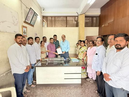 <p>पिण्याच्या पाण्यावरून पाचगाव ग्रामस्थ आक्रमक ; ग्रामस्थांकडून 'रास्ता रोको' चा इशारा</p>

