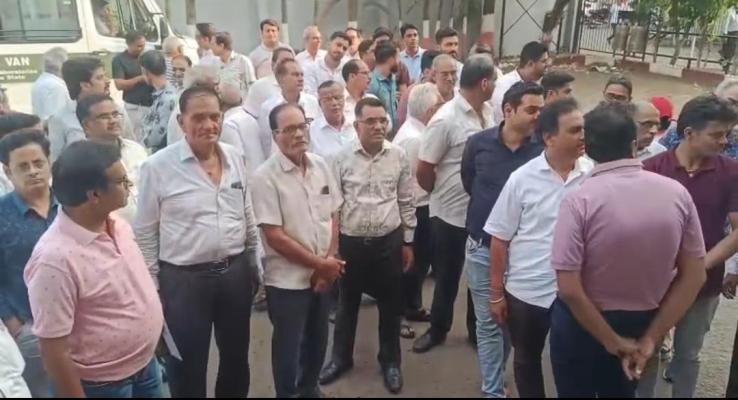 <p>खर्चीवाले यंत्रमागधारकांचे आंदोलन आणखी तीव्र होण्याची शक्यता</p>
