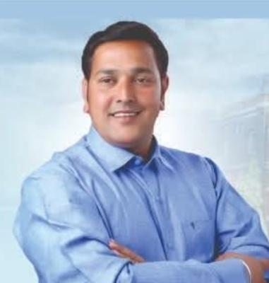 <p>महापालिकेतील महायुतीच्या &lsquo;या&rsquo; नगरसेवकाला मोठा धक्का...</p>
