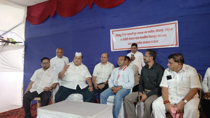 <p>नामदार हसन मुश्रीफ गटाकडून शक्तीप्रदर्शन करत गोकुळसाठी ठराव दाखल...</p>
