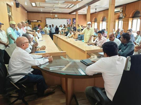 <p>महानगरपालिकेच्या पाणीपुरवठा आणि मलनिस्सारण विभागाच्या कामकाजाचा आयुक्तांनी घेतला आढावा</p>

<p>&nbsp;</p>
