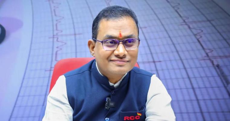 <p>&lsquo;या&rsquo; प्रकरणी RCC कोचिंग क्लासेसचे संचालक शिवराज मोटेगावकर सीबीआयच्या ताब्यात...</p>
